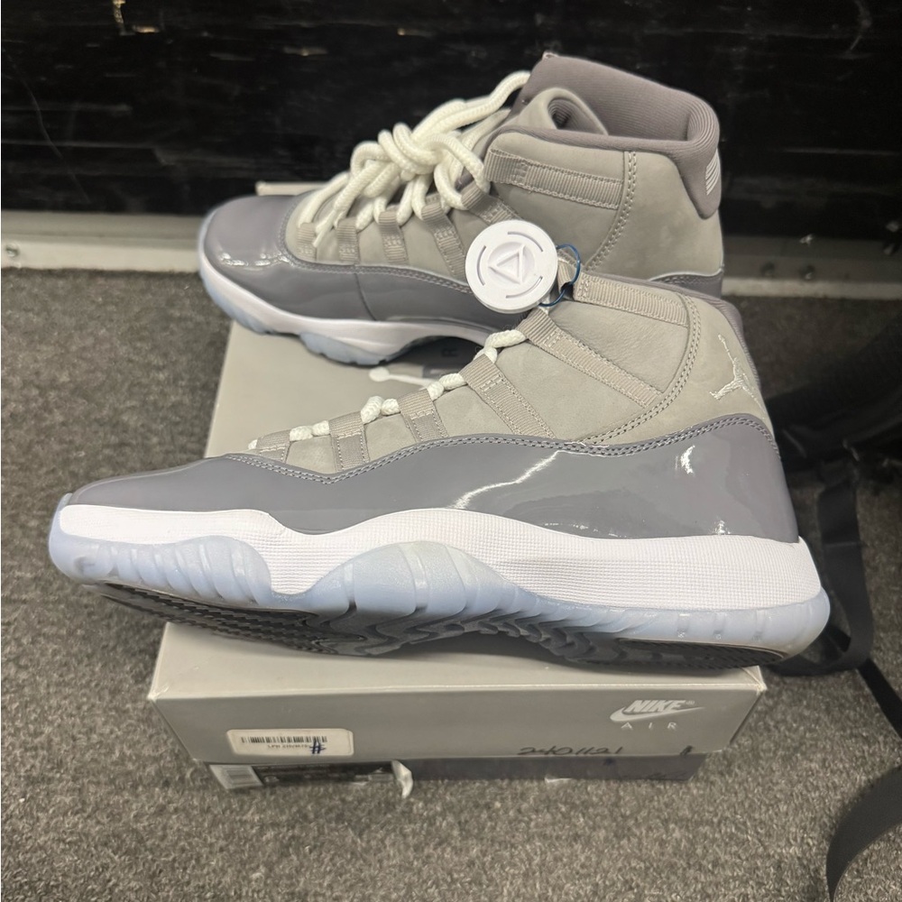 Nike air jordan 11 cool Grey Sz 8 used